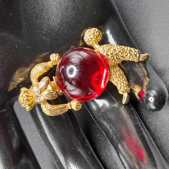 Vintage Poodle Brooch, Gold Tone, Red Glass Cabochon, 1960s Dog Pin - Picture 5 of 10